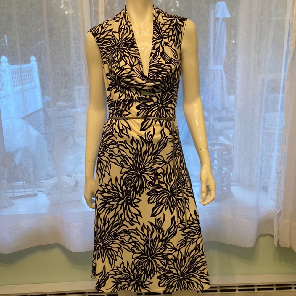 Navy and cream Arden B dress. Size Large